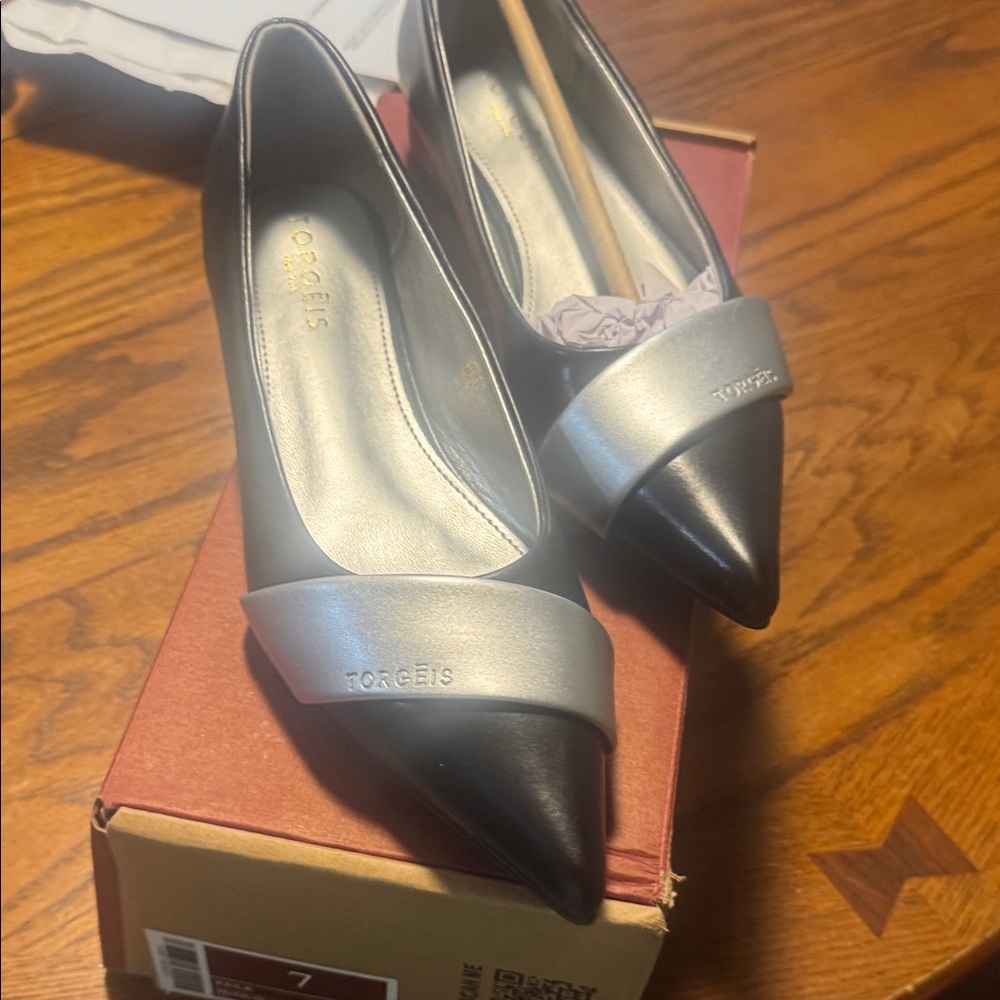 Toreis Black and Silver Women's Heels